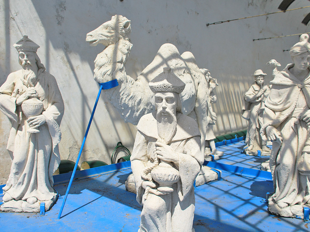 Le statue della prima piattaforma del Presepe Sommerso